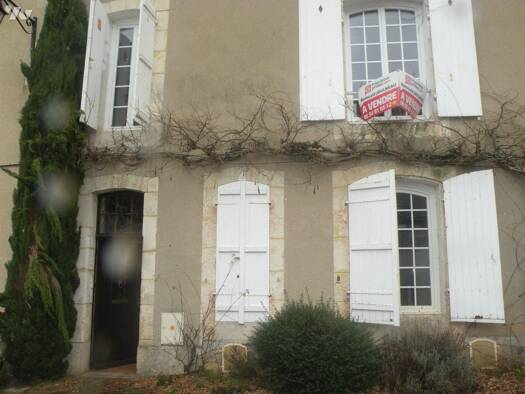 Maison à vendre 210 200 € 4 pièces 2 chambres 137 m² 147 m² de terrain Châteaudun 28200