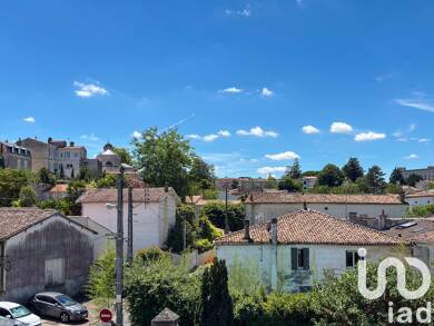 Appartement à vendre 197 000 € 3 pièces 2 chambres 77 m² Dernier étage, Étage 1/1 Centre Saintes 17100