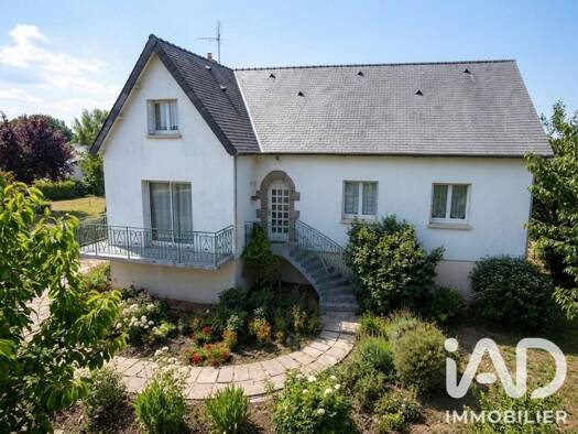 Pavillon à vendre 169 000 € 6 pièces 5 chambres 177 m² 2 560 m² de terrain Saint-Baudelle 53100