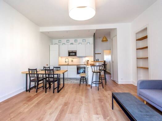 Appartement à louer 780 € 2 pièces 1 chambre 50 m² Étage 2/4 Grenoble 38000