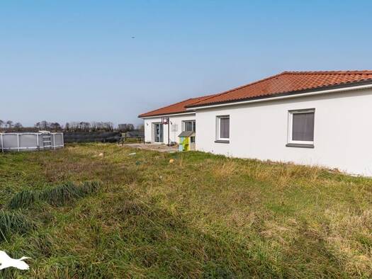 Maison de plain-pied à vendre 239 856 € 6 pièces 3 chambres 105 m² 563 m² de terrain Barbazan-Debat 65690