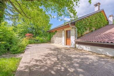 Maison à vendre 890 000 € 7 pièces 5 chambres 197 m² 1 369 m² de terrain Centre Gex 01170