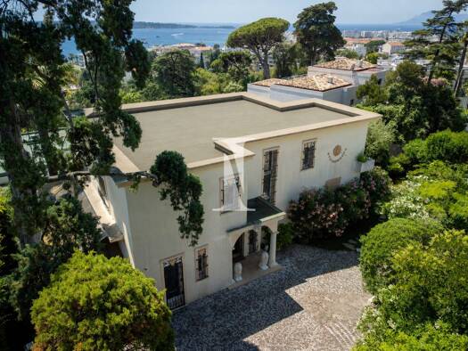 Villa à vendre 6 490 000 € 8 pièces 7 chambres 411 m² 990 m² de terrain Cannes 06400