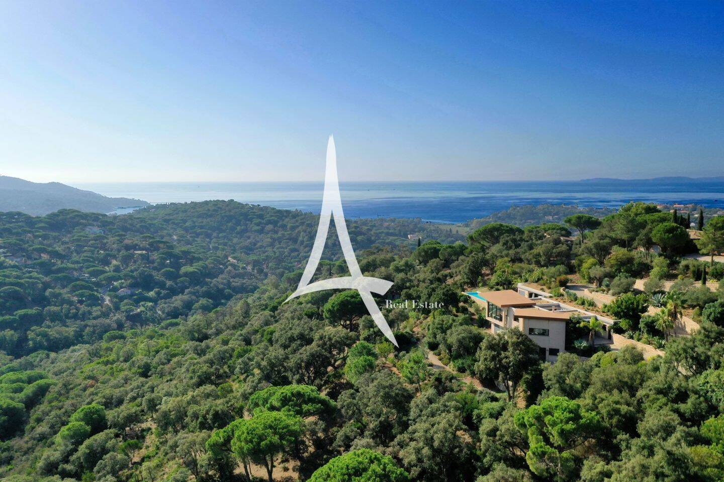 Maison à vendre, 340m², LA CROIX VALMER