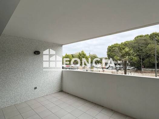 Appartement à louer 948 € 3 pièces 2 chambres 79,3 m² 1er étage Arènes-Allées Marines Bayonne 64100