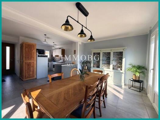 Maison de ville à vendre 201 600 € 6 pièces 5 chambres 100 m² 960 m² de terrain Toutlemonde 49360