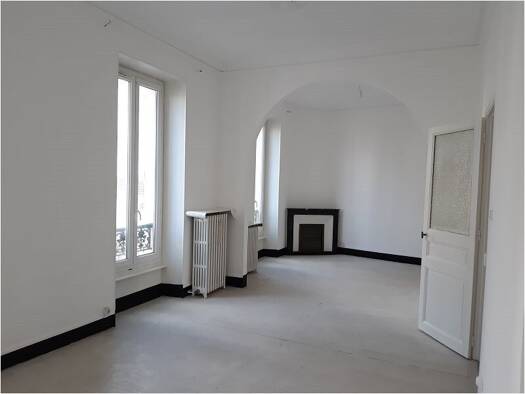 Appartement à louer 600 € 3 pièces 2 chambres 71,8 m² 1er étage Centre Ville-Louis Blanc Alès 30100