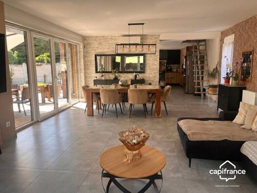 Maison à vendre 399 000 € 6 pièces 4 chambres 203 m² 5 275 m² de terrain Hergnies 59199