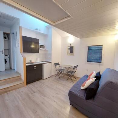 Appartement à louer 420 € 1 pièce 18,6 m² 3ème étage disponible à partir du 03/07/2025 Intra Muros Manosque 04100