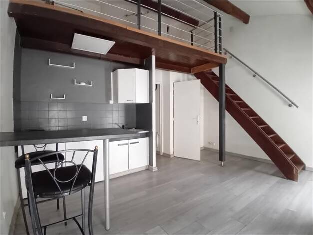 Duplex à louer 400 € 2 pièces 1 chambre 40 m² 3ème étage Saint-Ambroix 30500