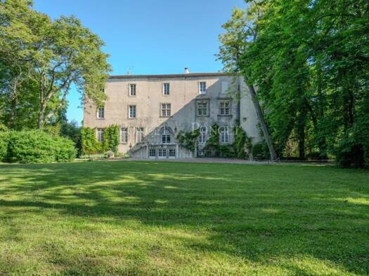 Château à vendre 1 980 000 € 25 pièces 16 chambres 900 m² 180 000 m² de terrain Plaigne 11420