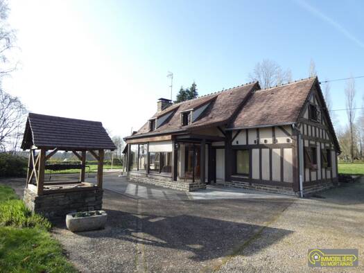 Maison à vendre 228 900 € 5 pièces 3 chambres 127 m² 6 110 m² de terrain Grandparigny 50600
