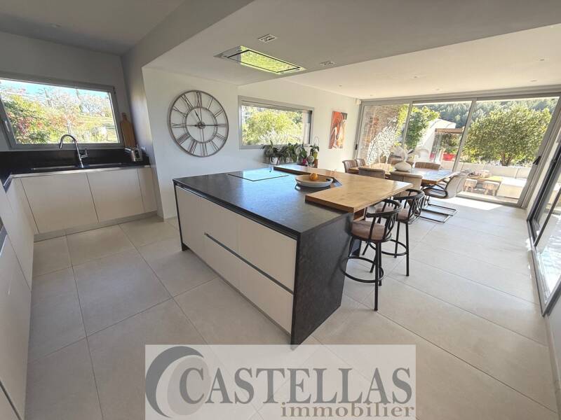 Maison à vendre, 320m², ROQUEFORT LA BEDOULE