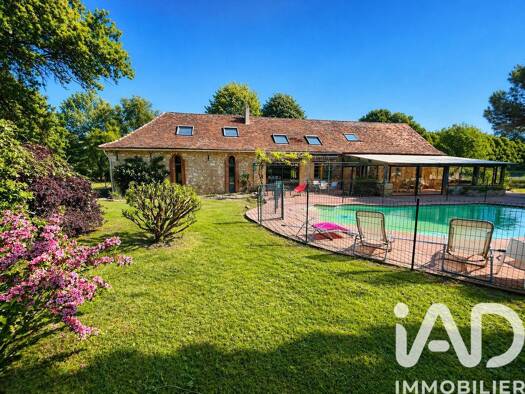 Maison à vendre 600 000 € 12 pièces 7 chambres 400 m² 4 000 m² de terrain Aérodrome Bergerac 24100