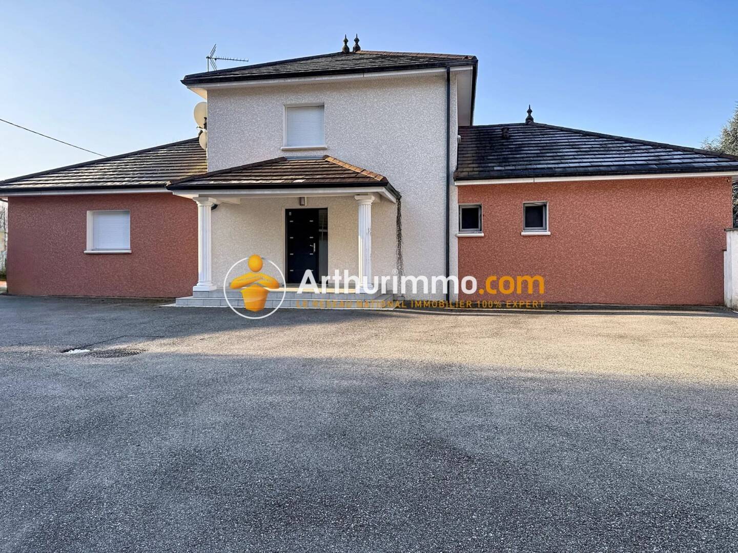 Maison à vendre, 180m², SAINT CLAIR DE LA TOUR
