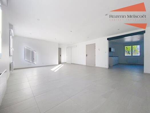 Appartement à louer 840 € 3 pièces 2 chambres 83 m² RDC Pluguffan 29700