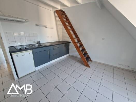 Appartement à louer 495 € 2 pièces 1 chambre 26,5 m² Étage 3/3 Auneau-Bleury-Saint-Symphorien 28700