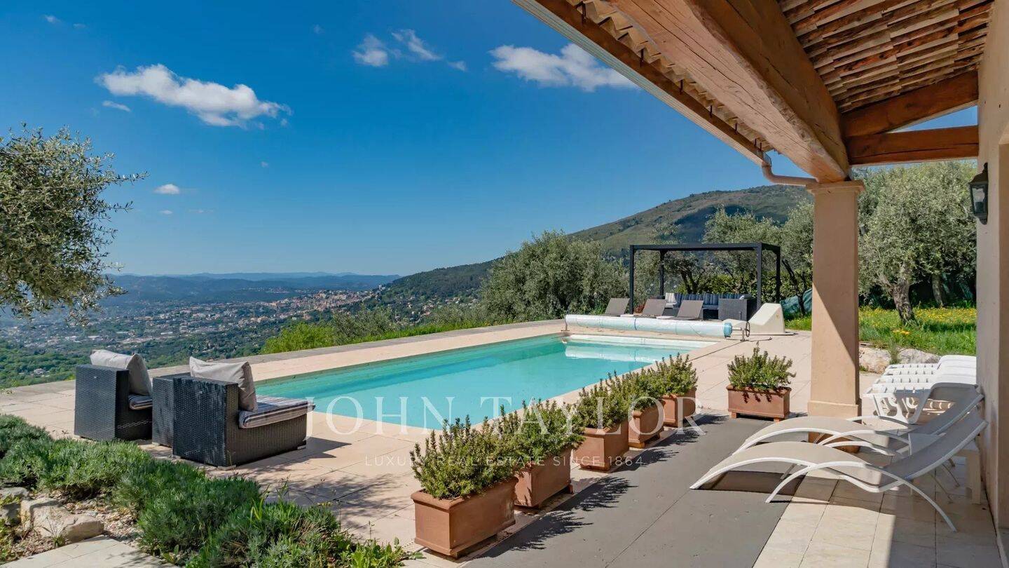 Maison à vendre, 247m², CHATEAUNEUF DE GRASSE
