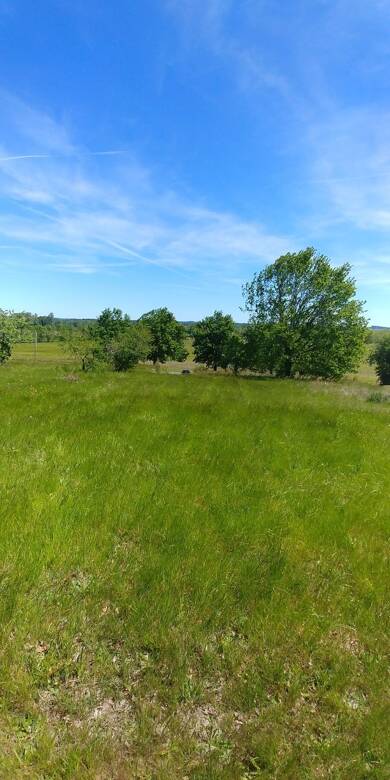 Terrain constructible à vendre 13 000 € 1 737 m² de terrain St Aigulin 17360