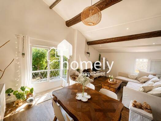 Appartement à vendre 250 000 € 2 pièces 1 chambre 55,85 m² 2ème étage Centre Ancien-Cros-Lotins Éguilles 13510