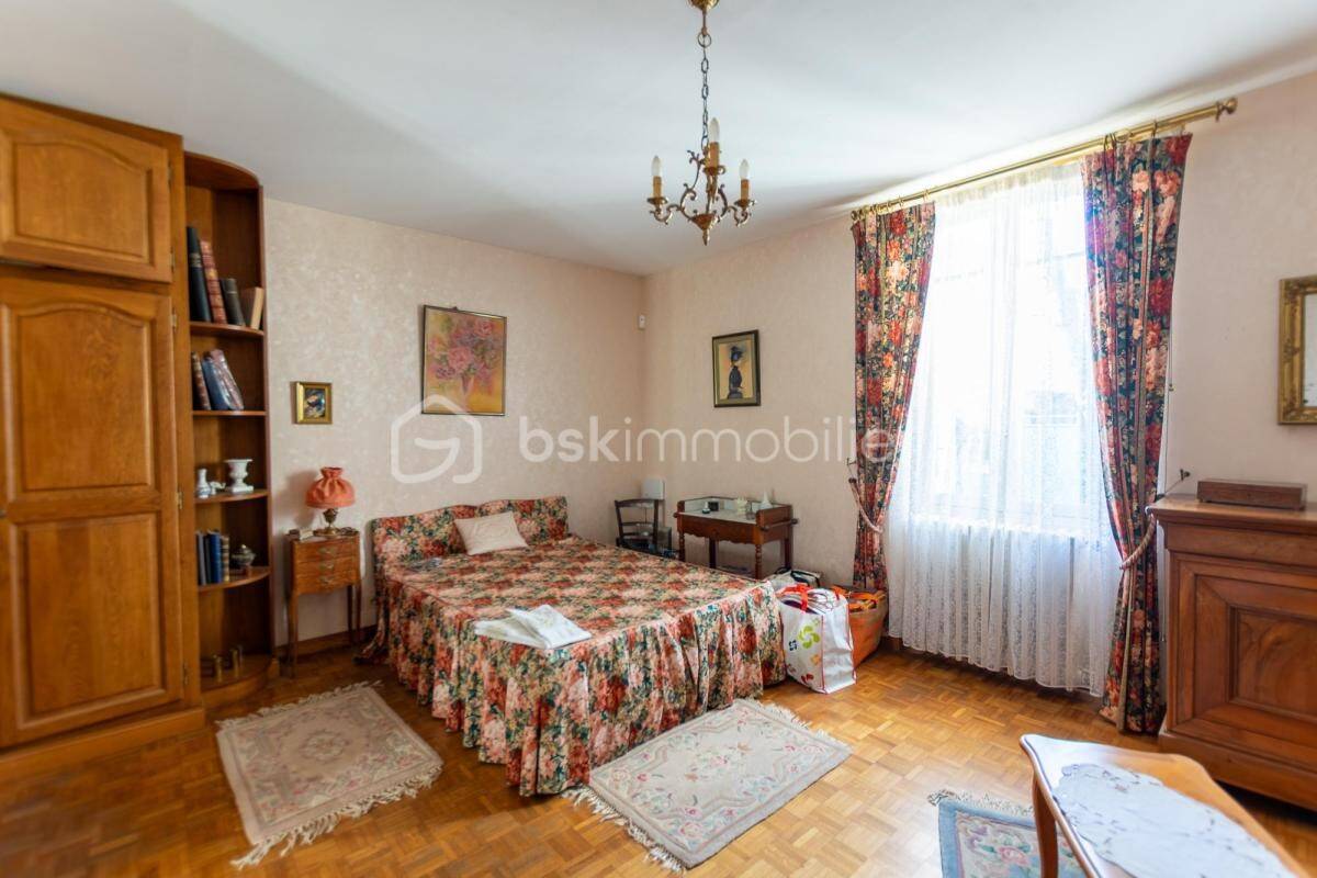 Maison à vendre, 217m², OUZOUER SUR LOIRE