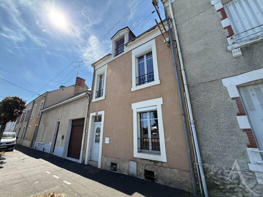 Maison à vendre 165 000 € 7 pièces 4 chambres 127 m² 167 m² de terrain La Pointerie-La Bourie Châteauroux 36000