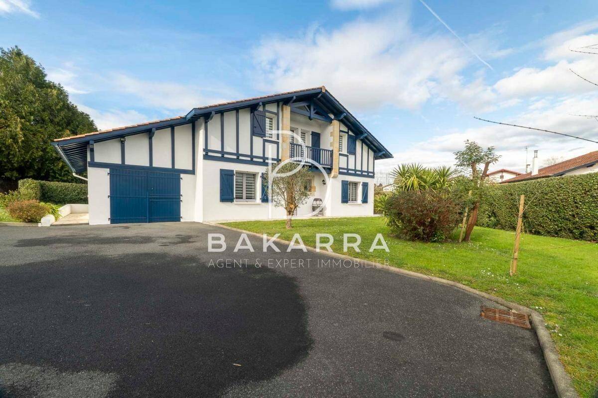Maison à vendre, 184m², BASSUSSARRY