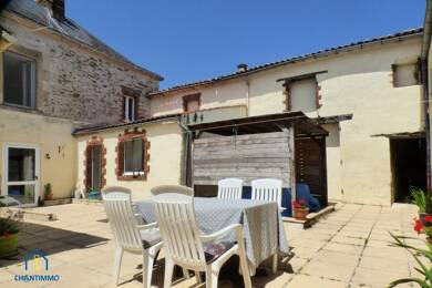 Maison à vendre 168 800 € 5 pièces 3 chambres 232 m² 1 062 m² de terrain Chantonnay 85110