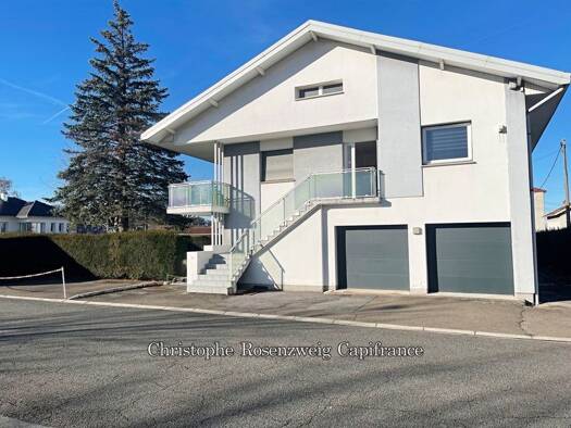 Maison à vendre 229 000 € 10 pièces 4 chambres 249 m² 775 m² de terrain Centre Graviers Valentigney 25700