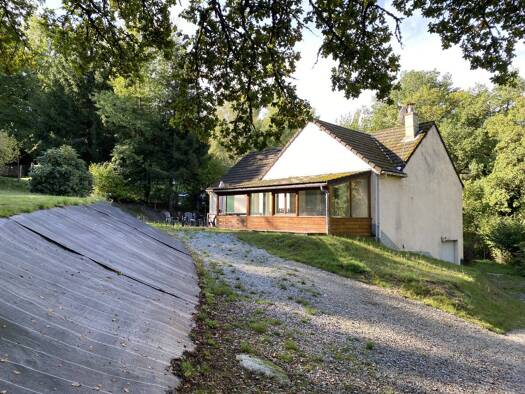 Maison de plain-pied à vendre 210 000 € 4 pièces 3 chambres 86 m² 1 622 m² de terrain Peyrat-le-Château 87470