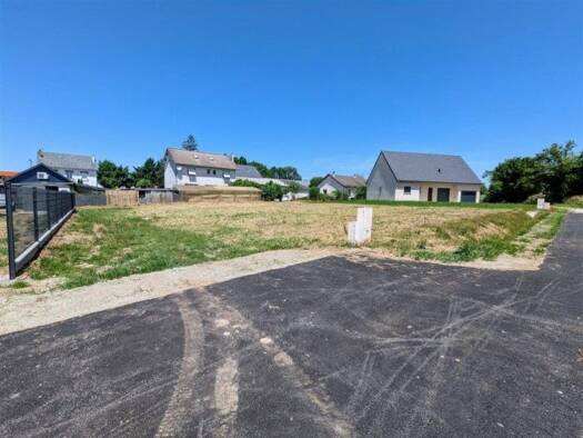 Terrain à vendre 20 194 € 827 m² de terrain Lanobre 15270