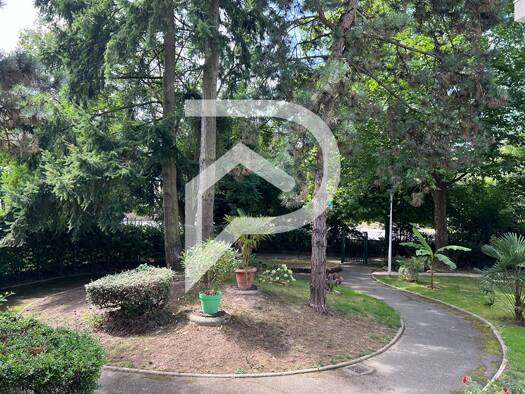 Appartement à vendre 220 000 € 4 pièces 2 chambres 86 m² Étage 2/3 Friches Maurepas 78310