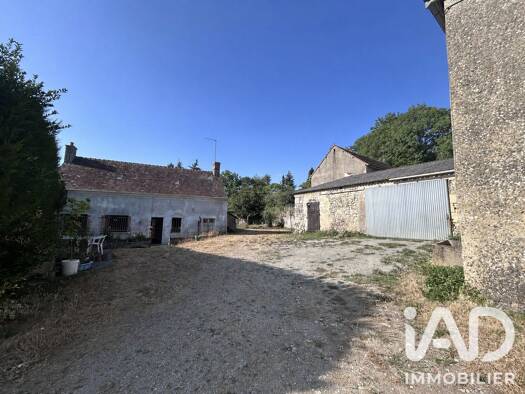 Maison de plain-pied à vendre 61 000 € 3 pièces 2 chambres 67 m² 780 m² de terrain Villaines-la-Carelle 72600