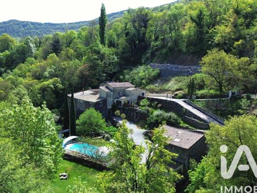 Demeure à vendre 845 000 € 15 pièces 8 chambres 414 m² 9 870 m² de terrain Alissas 07210