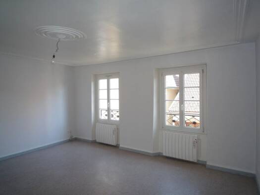 Appartement à louer 495 € 3 pièces 2 chambres 60 m² Étage 3/3 Est Altkirch 68130
