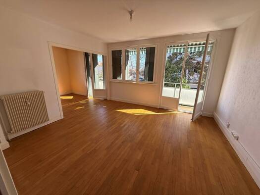 Appartement à vendre 116 050 € 3 pièces 1 chambre 62,6 m² Étage 1/2 Leon Blum-La Raye Dieu Clermont-Ferrand 63000