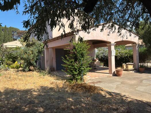 Maison à vendre 557 000 € 4 pièces 3 chambres 93 m² 824 m² de terrain Basse Suane-Les Virgiles Sainte-Maxime 83120