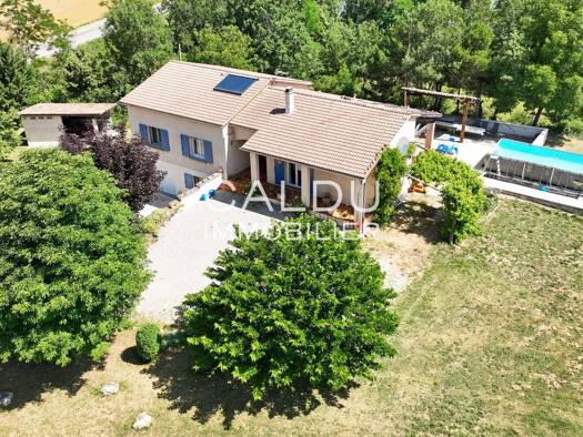 Maison à vendre 285 000 € 6 pièces 5 chambres 143 m² 4 460 m² de terrain Garde-Colombe 05300
