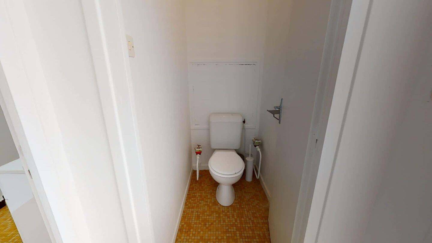 Room in Place Wilson, Villeurbanne for 82 m² with 4 bedrooms - C — 17