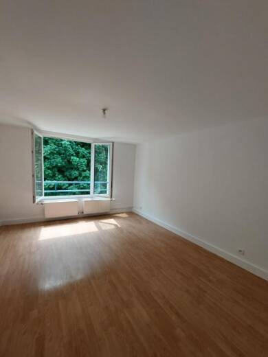 Appartement à louer 1 003 € 3 pièces 2 chambres 56 m² 4ème étage Les Quais Bougival 78380