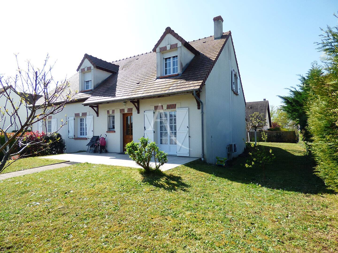 Maison à vendre, 181m², SAINT DENIS DE L'HOTEL
