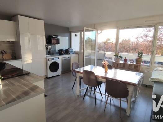 Appartement à vendre 160 000 € 4 pièces 2 chambres 77,2 m² Étage 2/4 Croix Rouge-Haut de Murigny Reims 51100
