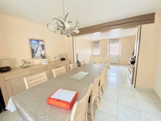 Maison à vendre 201 750 € 12 pièces 4 chambres 225 m² 1 008 m² de terrain Hautmont 59330