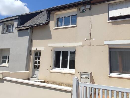 Maison à vendre 97 200 € 3 pièces 2 chambres 59 m² 200 m² de terrain Renazé 53800