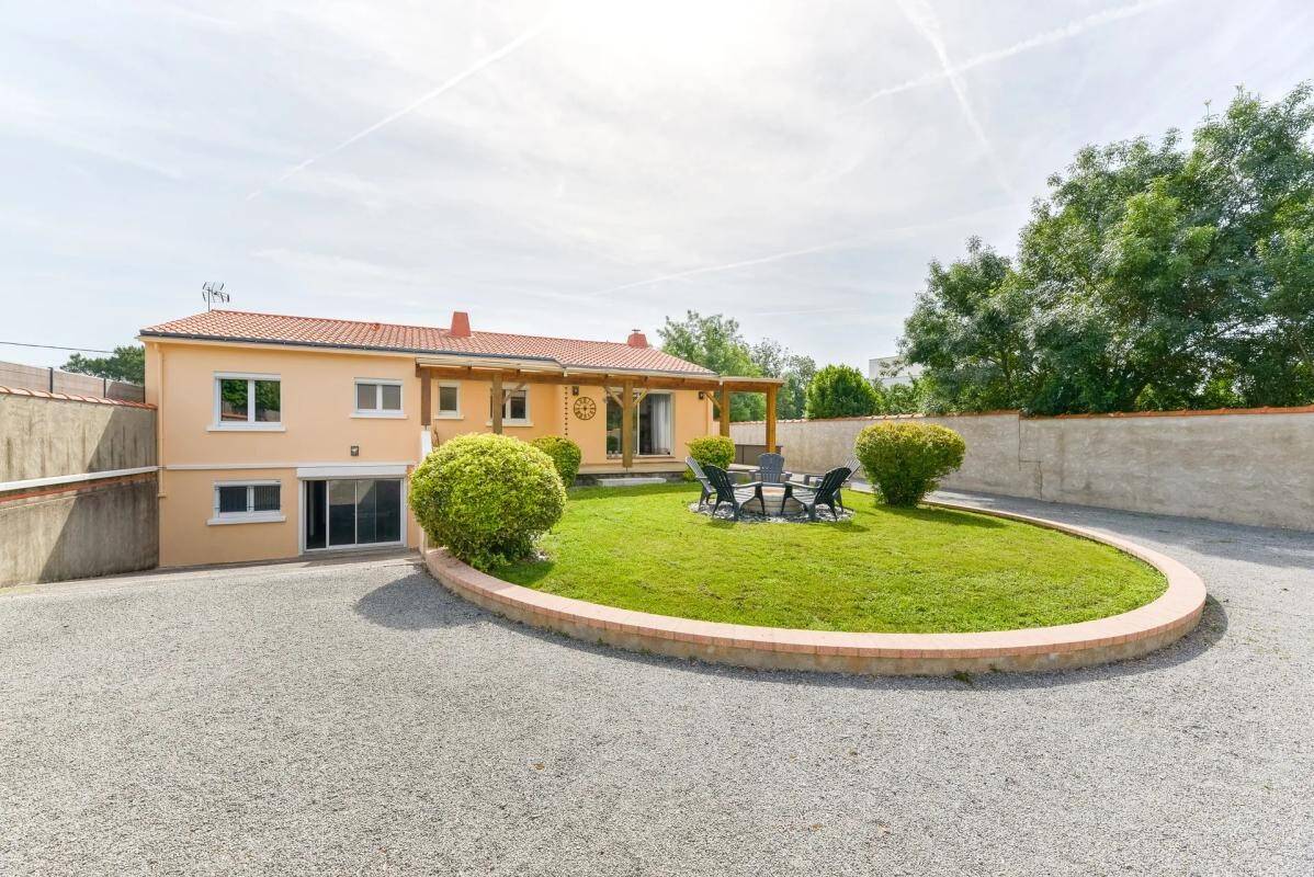 Maison à vendre, 204m², SAINT JEAN DE BOISEAU