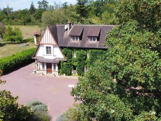 Ferme équestre à vendre 3 000 000 € 346 m² 730 000 m² de terrain Sévigny 61200