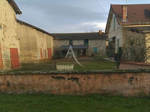 Maison à vendre 183 500 € 7 pièces 4 chambres 170 m² 2 000 m² de terrain Saint Priest Bramefant 63310
