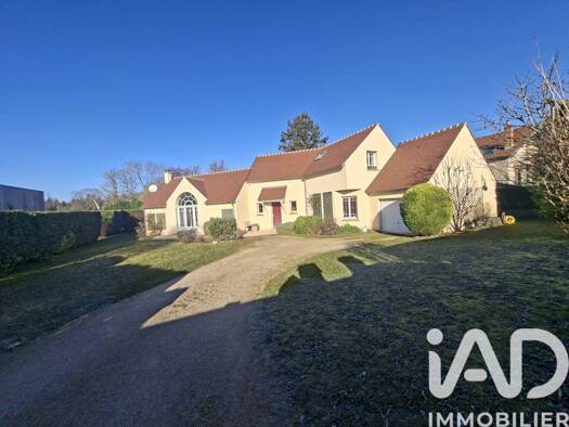 Maison de plain-pied à vendre 418 000 € 7 pièces 3 chambres 143 m² 1 200 m² de terrain La Genevraye 77690