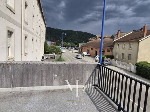 Appartement à vendre 80 000 € 2 pièces 2 chambres 60 m² Étage 1/3 Saint-Vallier 26240