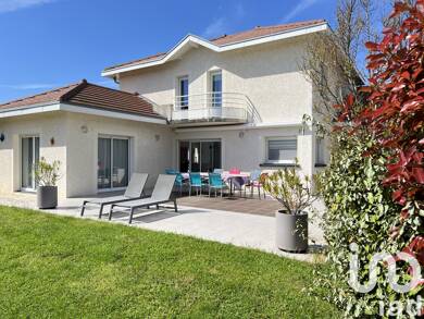 Maison à vendre 750 000 € 7 pièces 4 chambres 233 m² 2 500 m² de terrain La Buisse 38500